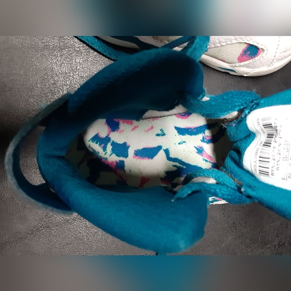 COPY - Nike Jordan's size 4c toddlers - Picture 9 of 11